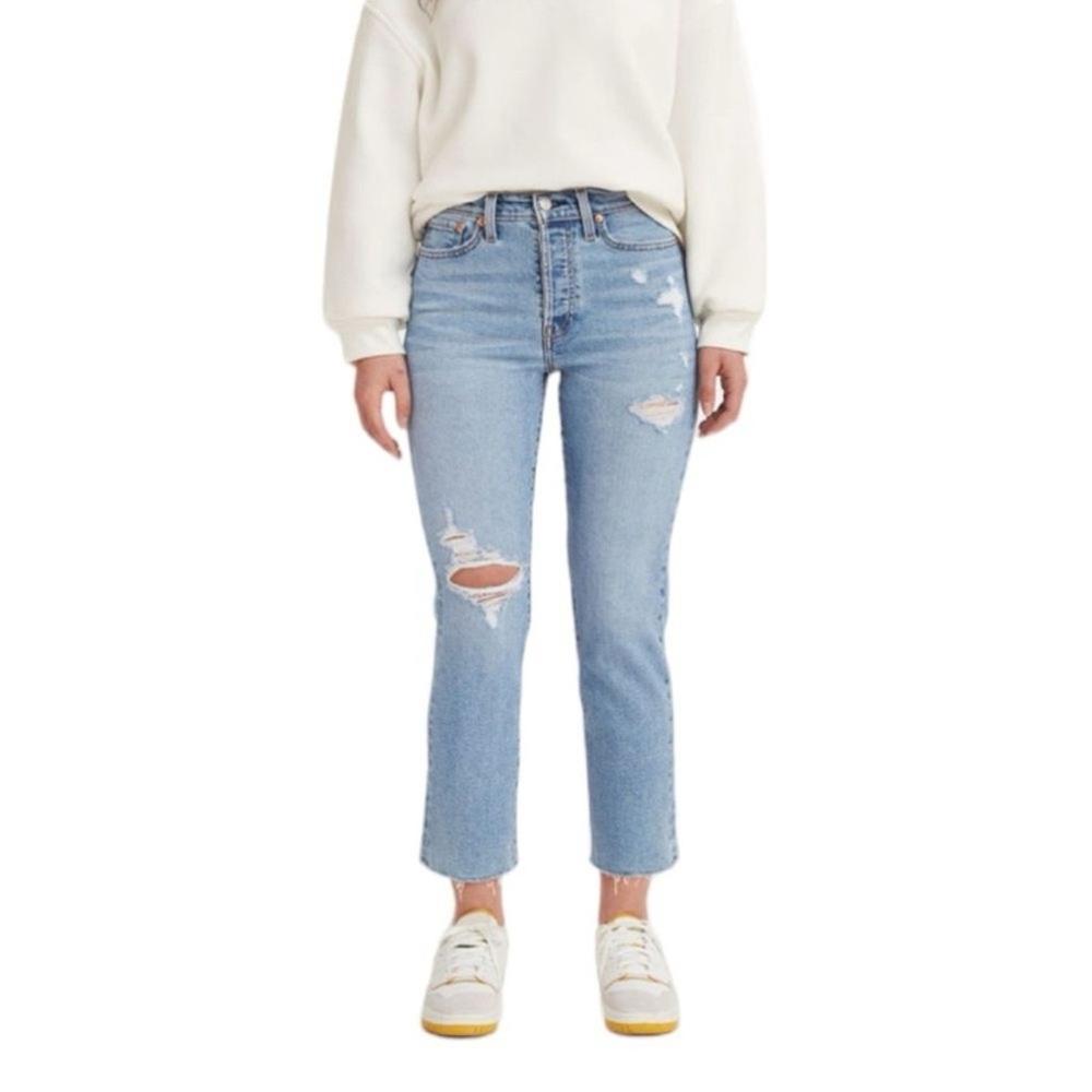 Levi’s Women's Wedgie Straight Medium Wash Distressed Jeans Size 30